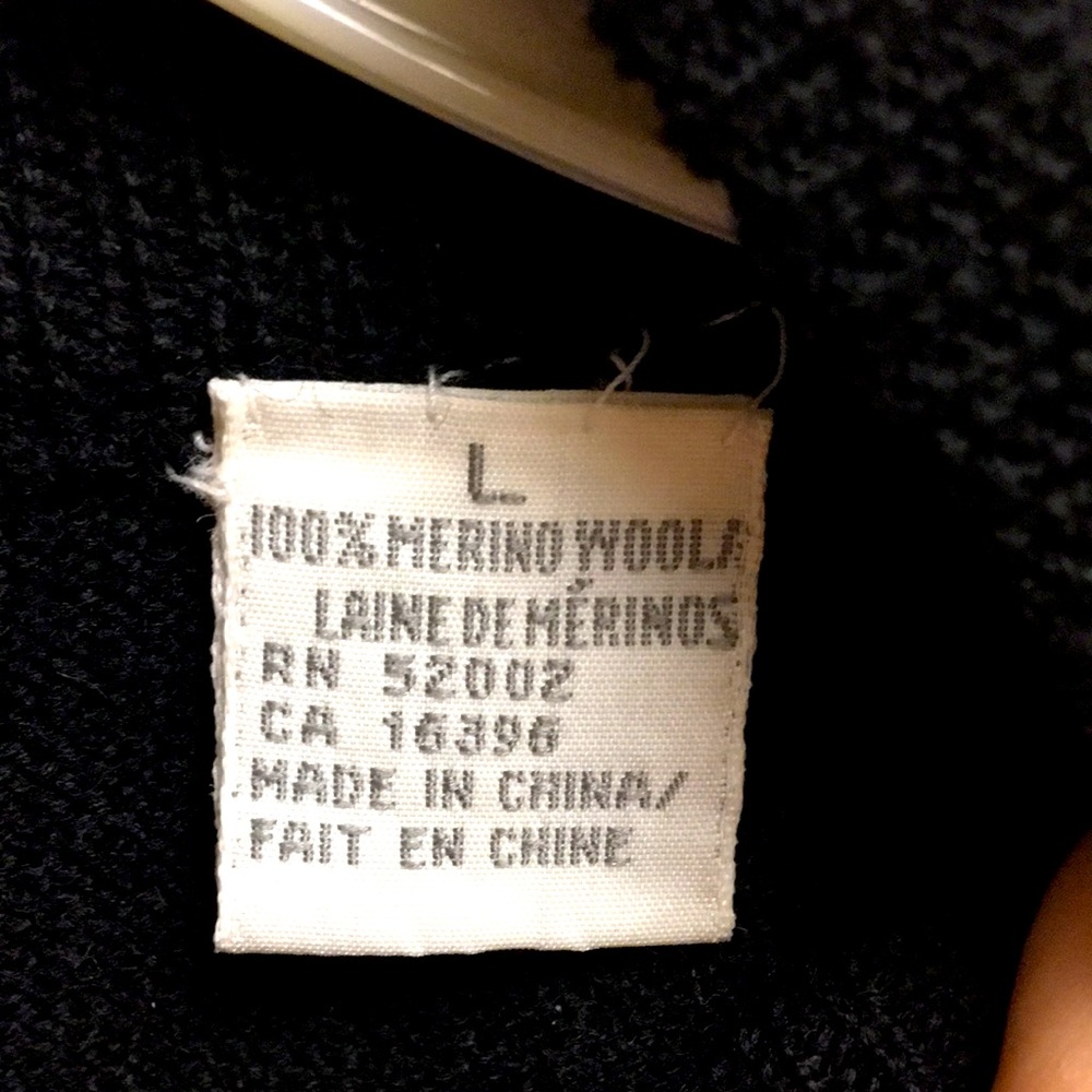 “NEIMAN MARCUS” V-NECK MERINO WOOL SWEATER - Picture 5 of 7